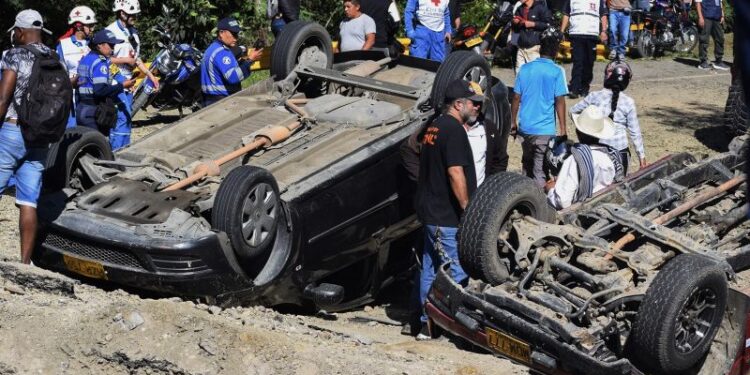 Cómo fue el peor atentado en Colombia en años: un cráter, varios muertos, disidencias e impacto político