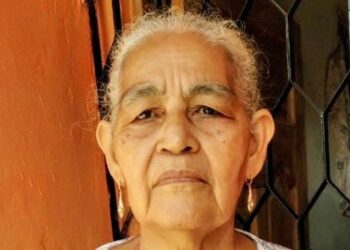 “Ella tiene alzhéimer“: buscan a adulta mayor que desapareció tras salir de su casa en Villa San Carlos