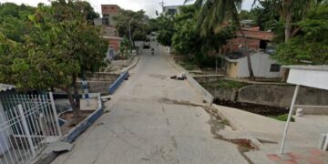 Hombre fue acribillado a disparos mientras departía en la terraza de una vivienda en Me Quejo