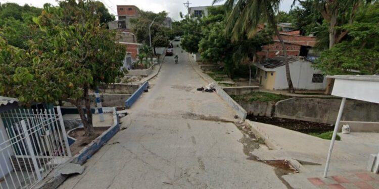 Hombre fue acribillado a disparos mientras departía en la terraza de una vivienda en Me Quejo