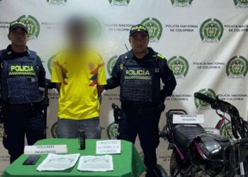 “Iba en moto con granada y panfletos extorsivos”: Policía captura a hombre en Galapa
