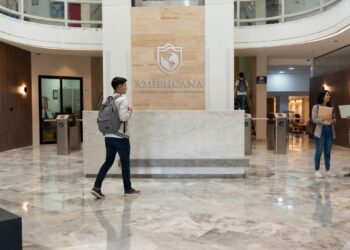 La Americana obtiene acreditación en alta calidad en Ingeniería de Sistemas por ciclos propedéuticos