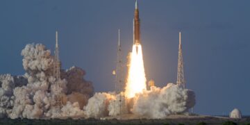 La misión Artemis II sigue su curso pese a experimentar un problema con el inodoro