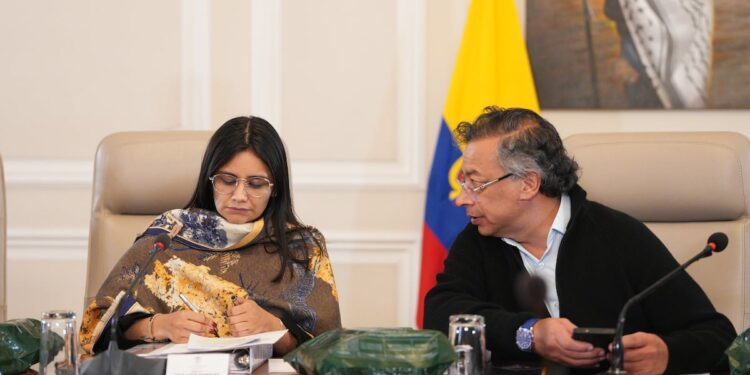 Las explosivas denuncias de Angie Rodríguez sobre corrupción en el Gobierno desatan una tormenta política en el país