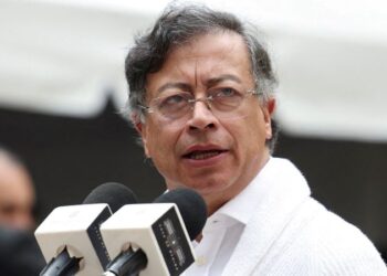 Petro dice que atentados en el suroeste de Colombia buscaban "sabotear las elecciones"
