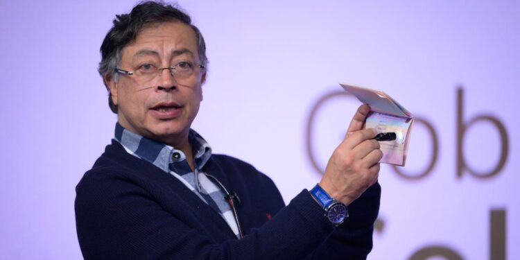 Procuraduría pide suspender de urgencia el nuevo modelo de pasaportes por presuntas irregularidades