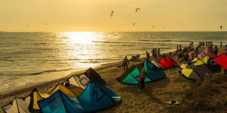 Reportan más de 20 mil visitantes en playas de Puerto por Semana Mayor