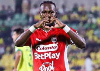 Santa Fe espera sacudirse de su irregularidad con un triunfo sobre Peñarol