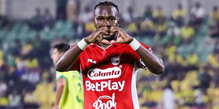 Santa Fe espera sacudirse de su irregularidad con un triunfo sobre Peñarol