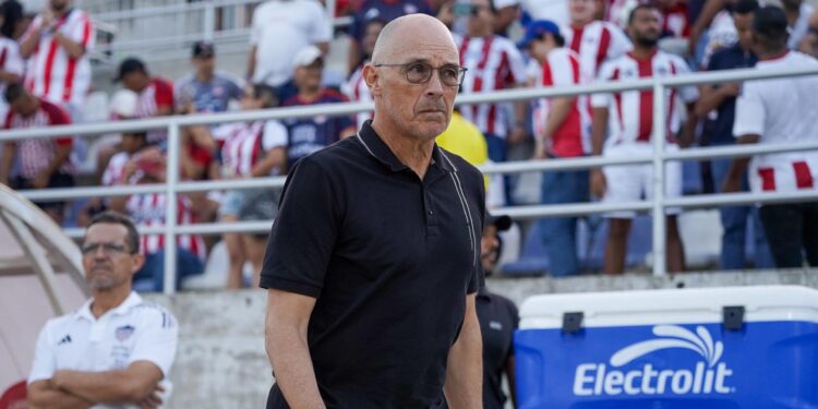 "Tengo un grupo de jugadores que en los peores momentos siempre ha sacado la cara": Arias