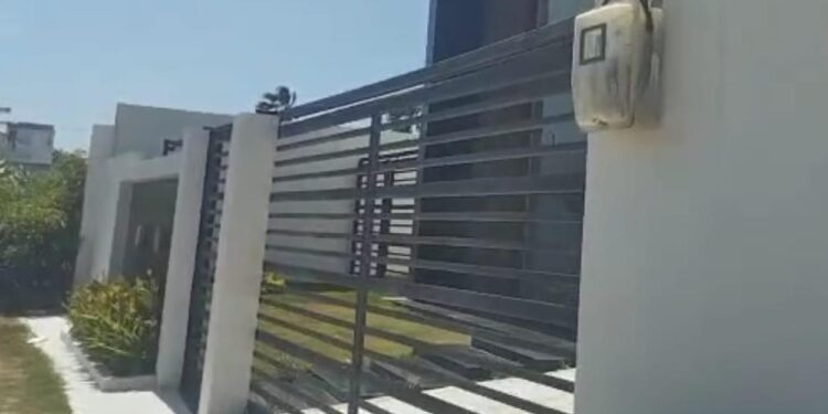 ¡Conexión ilegal al descubierto! Detectan robo de energía en casa campestre de Sabanilla
