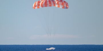 ¡Histórico! Así fue el amerizaje de los astronautas de la misión Artemis II