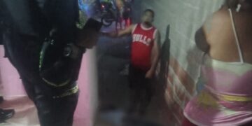 A hombre lo sorprendieron en un callejón y lo asesinaron a bala en Villa Soledad