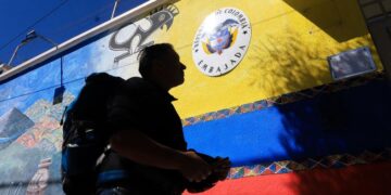 Bolivia expulsa a la embajadora de Colombia en reclamo por declaraciones de Petro. Bogotá responde con la misma medida