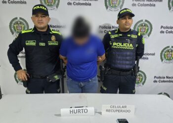 Capturada en flagrancia por hurto y recuperado equipo celular