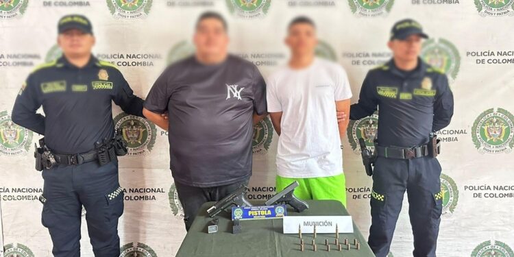 Capturan a dos presuntos integrantes de los Costeños con armas que serían usadas para extorsiones y hurtos