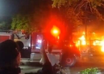 Cinco motos quedaron reducidas a cenizas tras fuerte incendio en un inmueble de Barranquilla