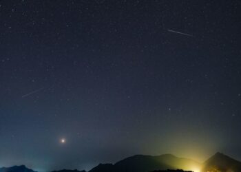 Cómo ver la lluvia de meteoros eta acuáridas que alcanza su punto máximo esta noche en el hemisferio sur
