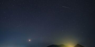 Cómo ver la lluvia de meteoros eta acuáridas que alcanza su punto máximo esta noche en el hemisferio sur