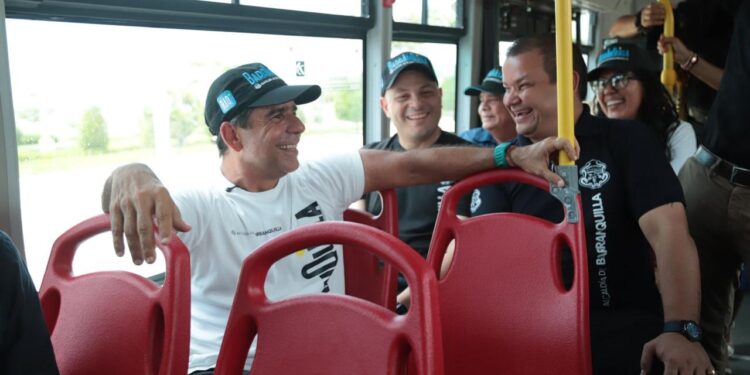 Completamos los primeros 100 buses de la nueva flota del transporte público colectivo de Barranquilla: alcalde Char
