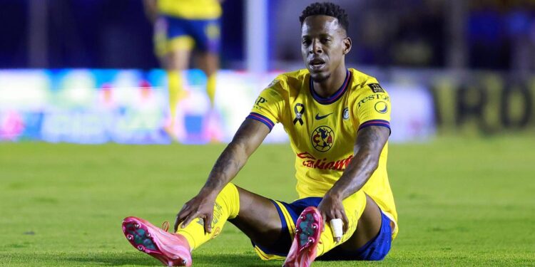 Cristian Borja, jugador de la Selección Colombia, sufrió lesión de rodilla