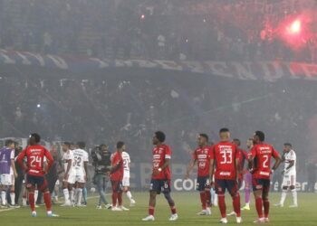 DIM perdió en el escritorio el partido suspendido ante Flamengo por desmanes en su estadio
