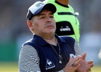 Dos médicos que evaluaron a Maradona insisten en que su última operación fue innecesaria