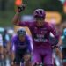 Egan Bernal sigue en el podio
