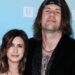 El cantante Caleb Shomo se declara gay: así reaccionó su esposa