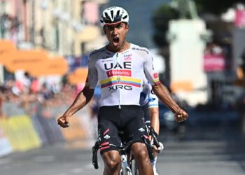 El ecuatoriano Narváez logra el triplete y la general sigue sin cambios