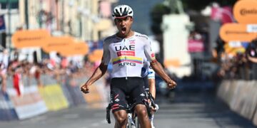 El ecuatoriano Narváez logra el triplete y la general sigue sin cambios