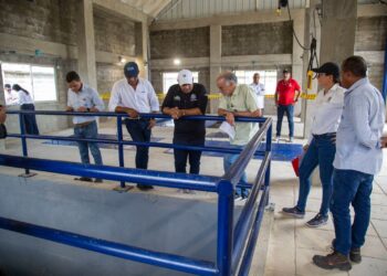 Gobernador Eduardo Verano pone en marcha el alcantarillado Cuenca 2 en Palmar de Varela