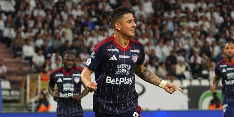 Junior golpea primero al Once Caldas y vendrá al Romelio con una ventaja mínima