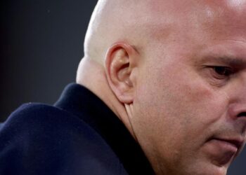 Liverpool hizo oficial la salida del técnico Arne Slot