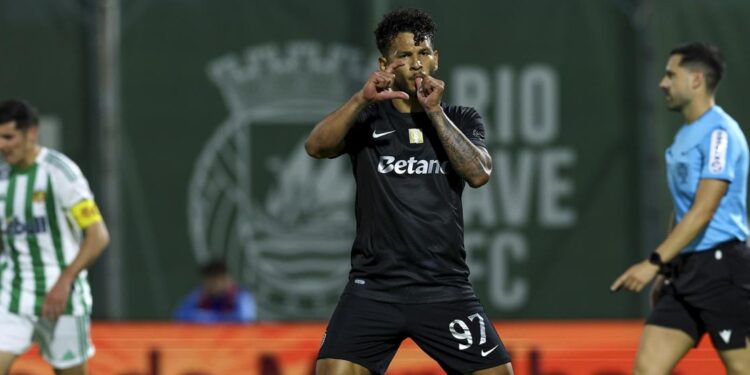 Luis Suárez contribuyó con gol al triunfo del Sporting sobre Rio Ave