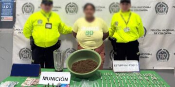 Mujer de 30 años, vinculada a los Costeños, cae en Soledad con 500 dosis de droga y munición