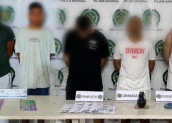 Policía atrapa a 15 presuntos extorsionistas de los Costeños y los Pepes, entre ellos dos menores