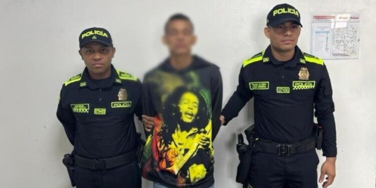 Policía propina golpe en medio de racha violenta que azota a Soledad: capturan a presunto homicida