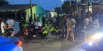 Sicarios en moto abrieron fuego contra dos hombres que departían en La Playa, Barranquilla