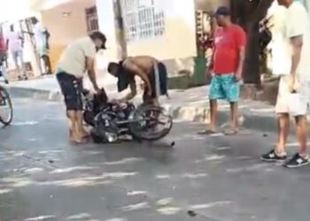 Tras cometer atentado, a sicarios se les apagó la moto en Ciudad Modesto, Barranquilla: ¡capturaron a uno!