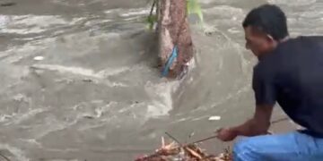 “Venía pidiendo auxilio”: comunidad rescató a hombre arrastrado por arroyo en Soledad