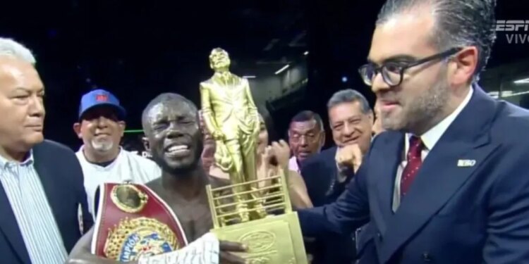 Yuberjen Martínez dio cátedra y se coronó campeón latino en Panamá