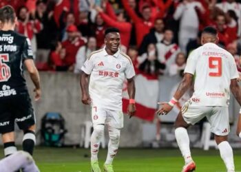 marcó doblete con Inter de Porto Alegre