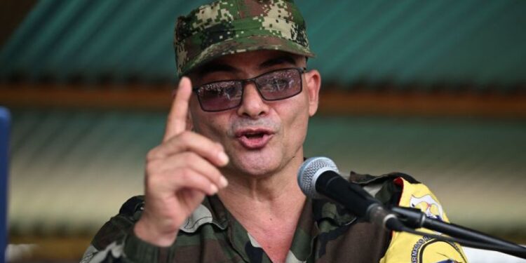 ¿Quién es "Iván Mordisco", el criminal más buscado en Colombia que propuso una alianza contra EE.UU.?