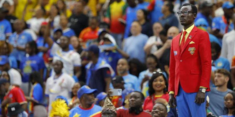 Aficionado congoleño 'Lumumba Vea' se robó el show en el partido contra Colombia