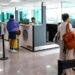 Blindado el Aeropuerto de Ciudad de México, ante protestas de maestros a horas del Mundial