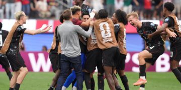 Canadá hace historia, ganó a Sudáfrica y en octavos de final espera a Países Bajos o Marruecos