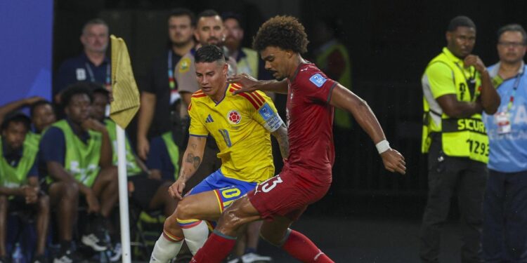 Colombia acecha la portería portuguesa, pero no entra la pelota