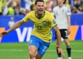 Con gol de Martinelli Brasil remontó al minuto 95 y clasifica a Brasil a octavos