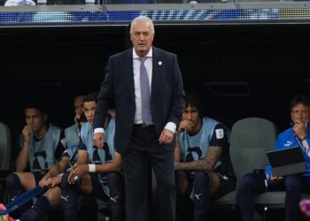 EE.UU. "nos superó en el plano táctico, técnico y físico", Gustavo Alfaro, DT de Paraguay